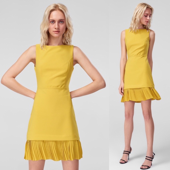 New Yellow Pleated Mini Casual Dress - Picture 2 of 3